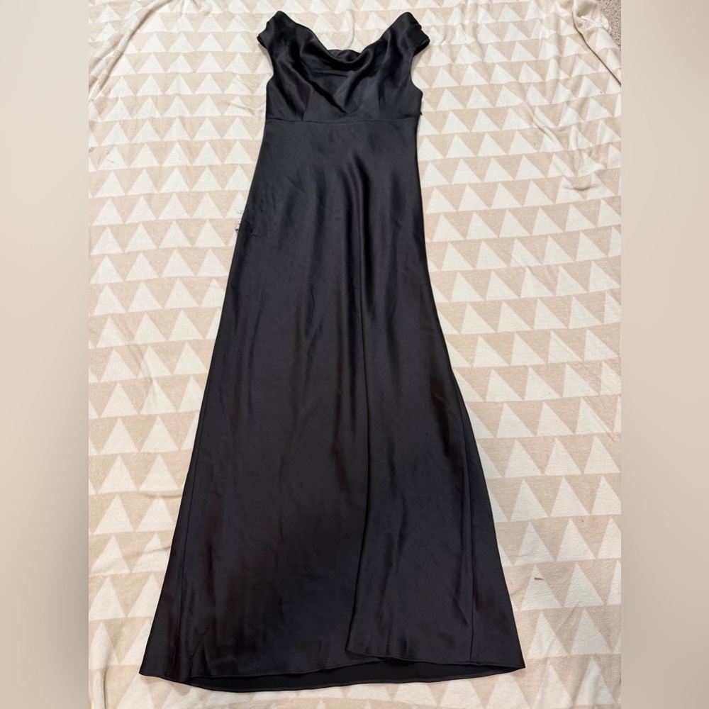 Drape Cowl Neck Sleeveless Satin Gown
Vince - Picture 3 of 6